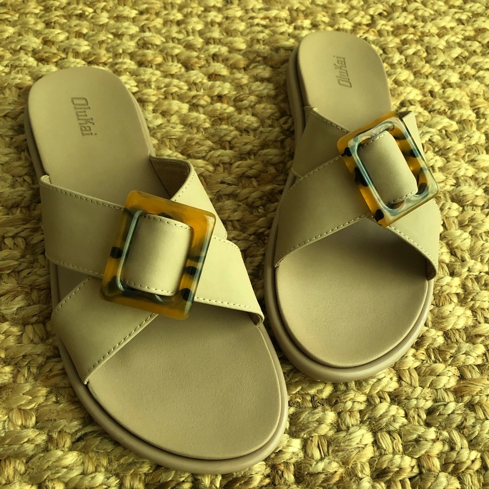 New: OluKai La‘i Slide. Water Resistant. Size 9